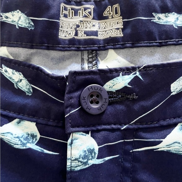 HUK Performance Fishing Shorts Men’s 40 Swordfish Print Navy Blue 11” Inseam EUC - Picture 4 of 6